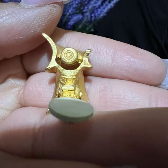 VINTAGE ANNE KLEIN GOLD CLIP EARRINGS - Picture 4 of 4